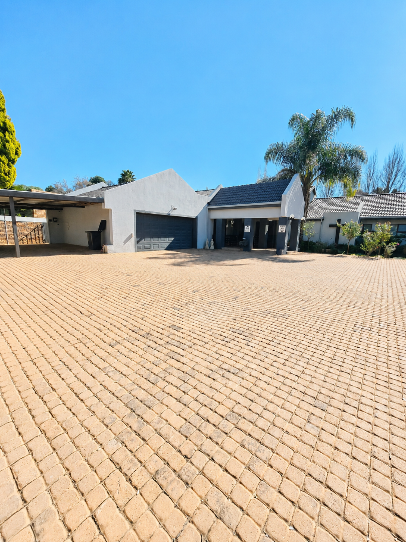 4 Bedroom Property for Sale in Flamwood North West